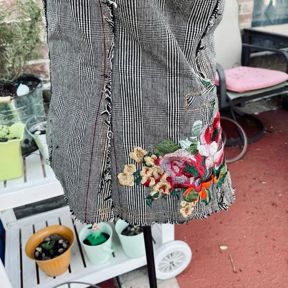 Paparazzi Houndstooth Blazer with Embroidered Flowers Women Size Large - Picture 13 of 15